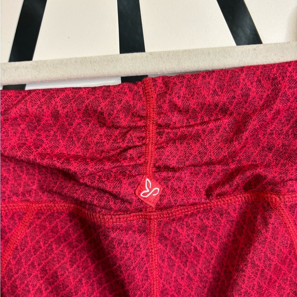 Prana Misty Knicker Capri Leggings – Fuchsia Red Geometric Print – Sz XS - Picture 2 of 11